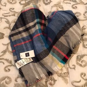Gap Scarf